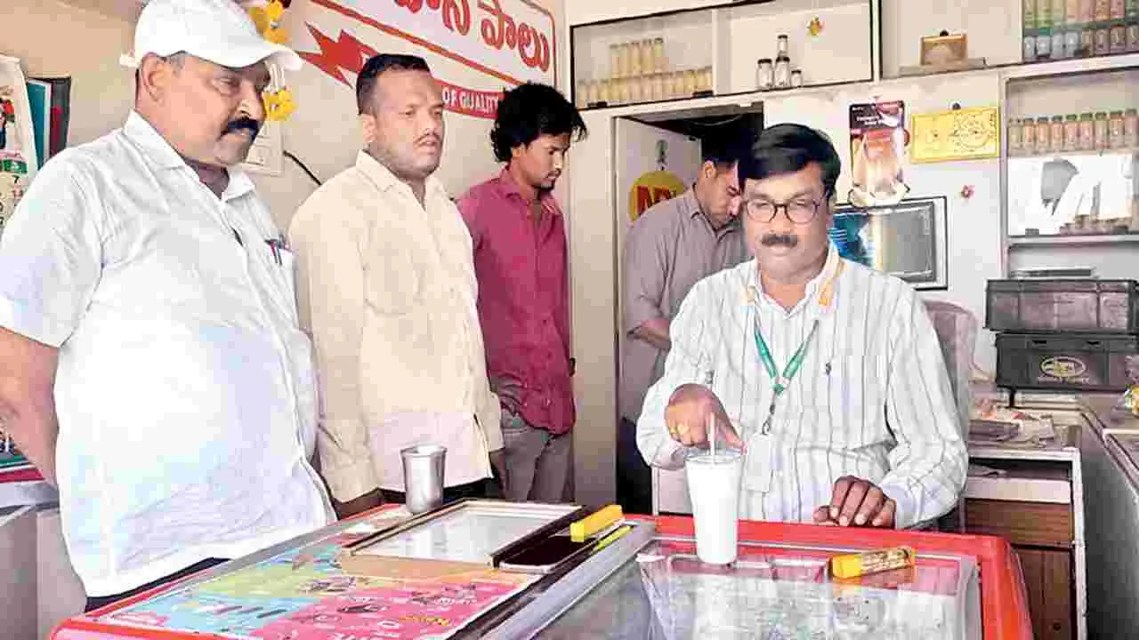 కల్తీ పాలపై మెరుపు దాడులు