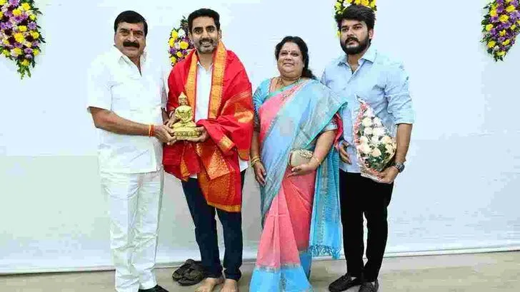 లోకేశ్ నివాసంలో ఆత్మీయ విందు.. హాజరైన ప్రజా ప్రతినిధులు