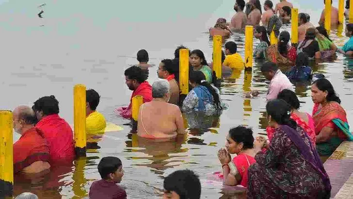 చంద్రగ్రహణం.. జపాలు, నదీ స్నానాలు..