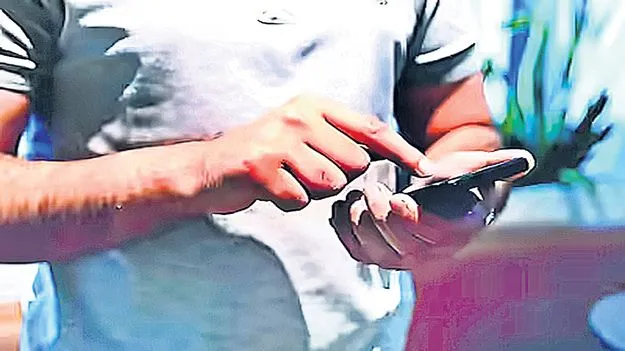 మెయిడ్స్‌ మోసాలు!