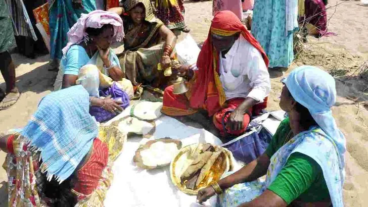 శ్రీకాకుళం జిల్లాలో నేత్రపర్వంగా శ్రీ ముఖలింగేశ్వర స్వామి చక్రతీర్థస్నానాలు..