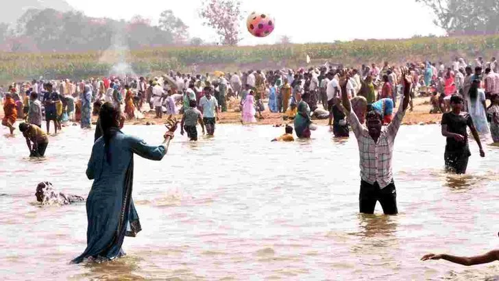 శ్రీకాకుళం జిల్లాలో నేత్రపర్వంగా శ్రీ ముఖలింగేశ్వర స్వామి చక్రతీర్థస్నానాలు..