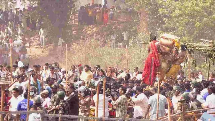 శ్రీకాకుళం జిల్లాలో నేత్రపర్వంగా శ్రీ ముఖలింగేశ్వర స్వామి చక్రతీర్థస్నానాలు..