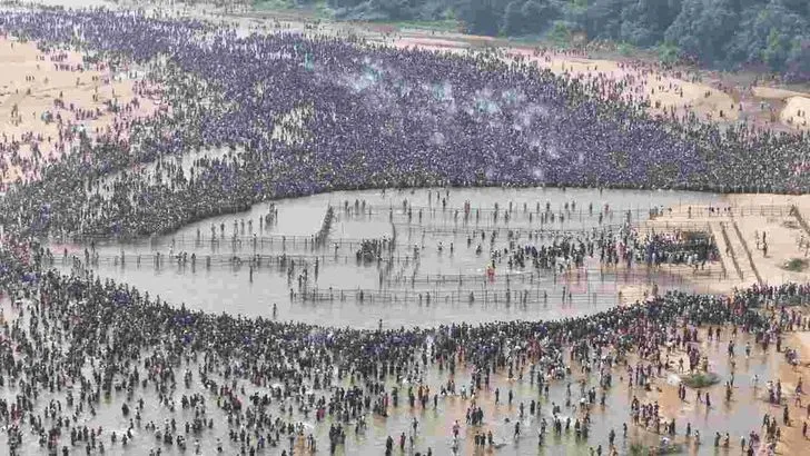 శ్రీకాకుళం జిల్లాలో నేత్రపర్వంగా శ్రీ ముఖలింగేశ్వర స్వామి చక్రతీర్థస్నానాలు..