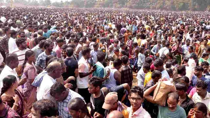 శ్రీకాకుళం జిల్లాలో నేత్రపర్వంగా శ్రీ ముఖలింగేశ్వర స్వామి చక్రతీర్థస్నానాలు..