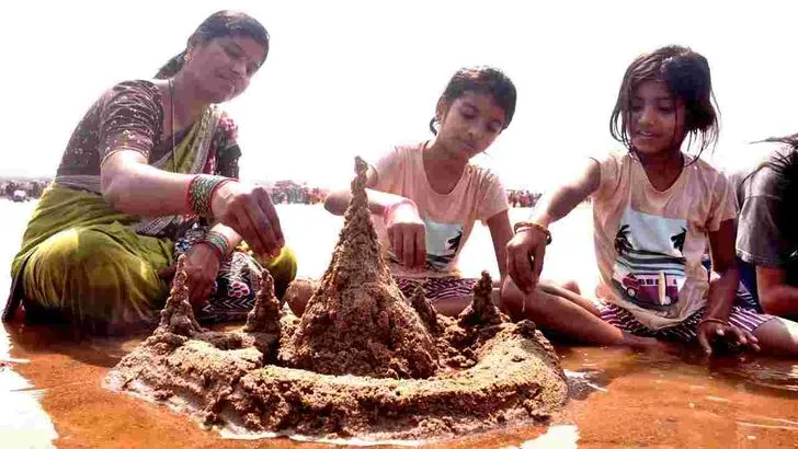 శ్రీకాకుళం జిల్లాలో నేత్రపర్వంగా శ్రీ ముఖలింగేశ్వర స్వామి చక్రతీర్థస్నానాలు..