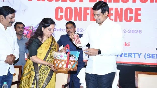 5 లక్షల మైక్రో ఎంటర్‌ప్రైజ్‌ల లక్ష్యం కోసం ప్రణాళిక సిద్ధం చేయండి: మంత్రి కొండపల్లి శ్రీనివాస్