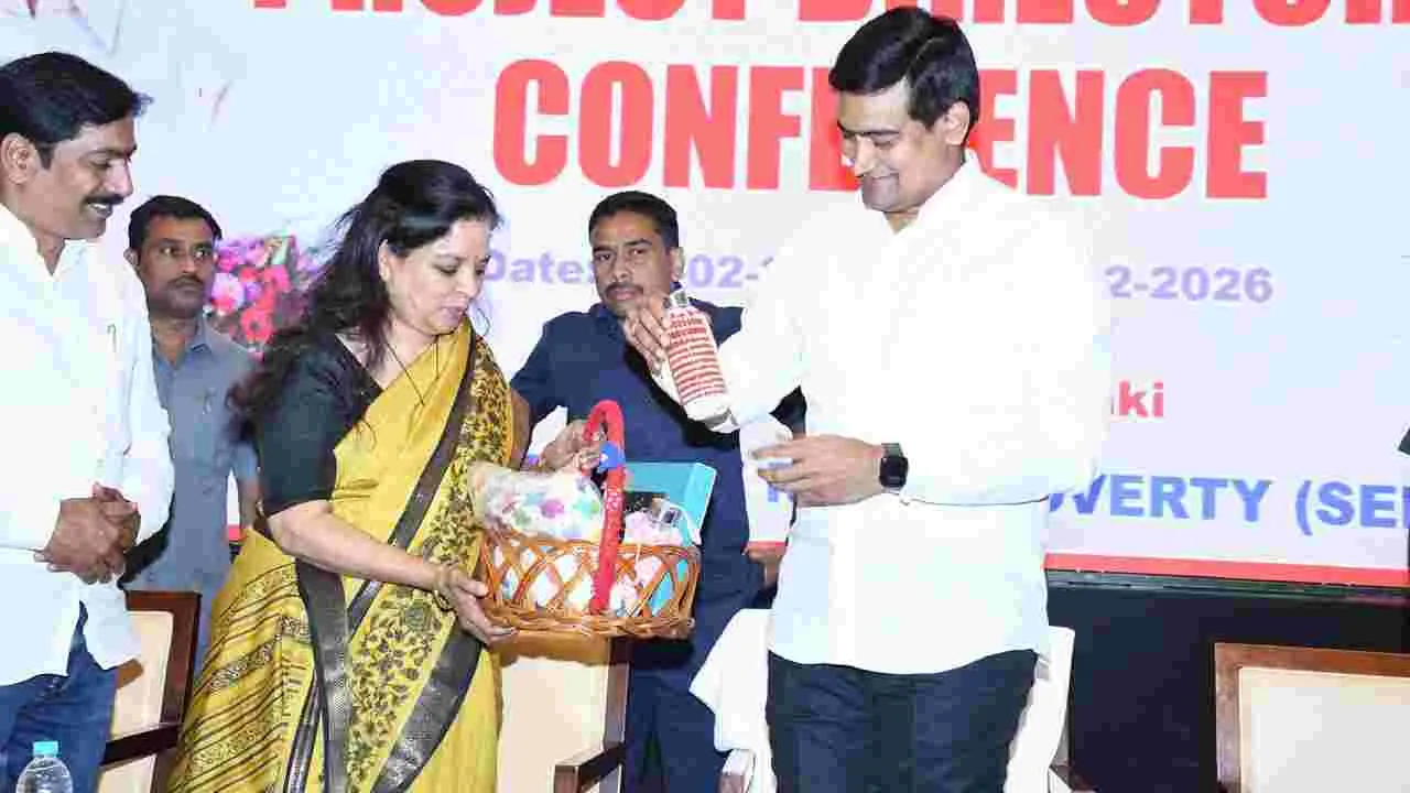 5 లక్షల మైక్రో ఎంటర్‌ప్రైజ్‌ల లక్ష్యం కోసం ప్రణాళిక సిద్ధం చేయండి: మంత్రి కొండపల్లి శ్రీనివాస్