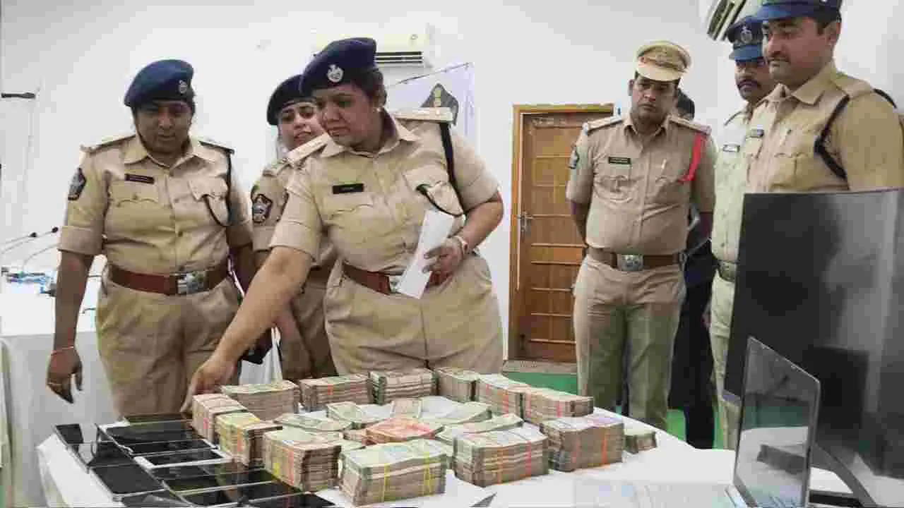 నెల్లూరులో క్రికెట్ బెట్టింగ్ మాఫియా గుట్టురట్టు.. రూ. 2 కోట్లకు పైగా నగదు సీజ్..