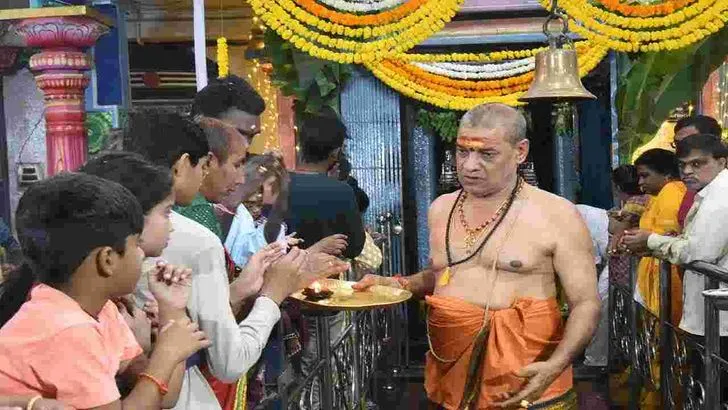 మహా శివరాత్రి ఉత్సవాలు.. కీసర గుట్టకు పోటెత్తిన భక్తజనం