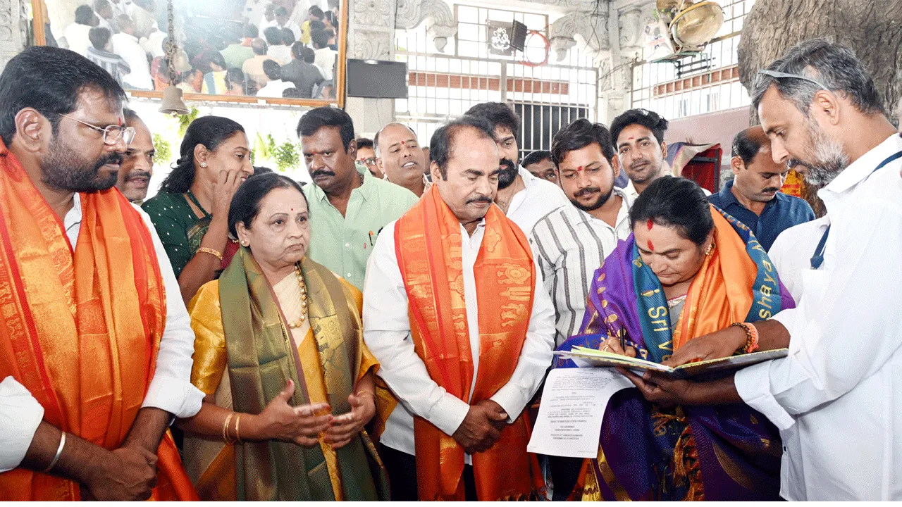 తొలిసారి మహిళకు ఆలయ అధ్యక్ష పదవి