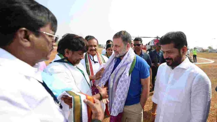 మోదీ తప్పులను ప్రజల్లోకి తీసుకెళ్లాలి: రాహుల్