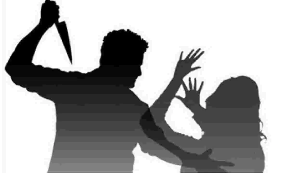 భార్యను అతికిరాతంగా చంపిన భర్త.. అడ్డొచ్చిన అత్తను కూడా..