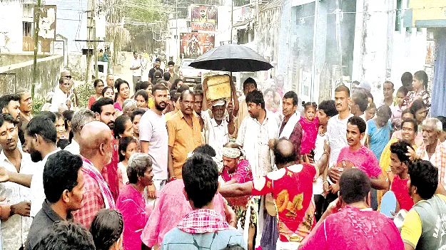 గ్రామాల్లో ఆధ్యాత్మిక సందడి