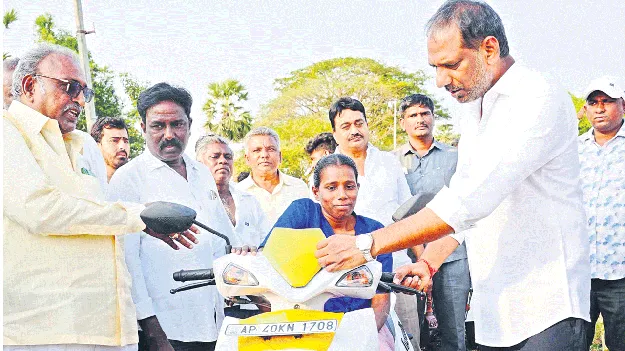 ప్రాధాన్యతా క్రమంలో అభివృద్ధి పనులు