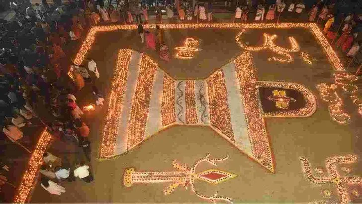 శివాలయానికి పోటెత్తిన భక్తులు..