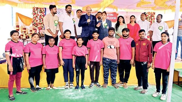 క్రీడాభివృద్ధికి కృషి