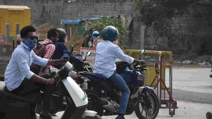 హైదరాబాద్ ఐటీ కారిడార్‌లో భారీ ట్రాఫిక్ జామ్