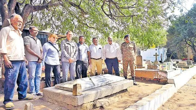 సమాధి కోసం 19 ఏళ్ల అన్వేషణ! 