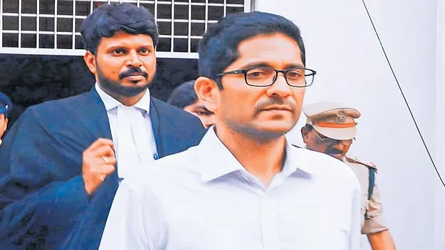 వ్యూహకర్త అతనే 