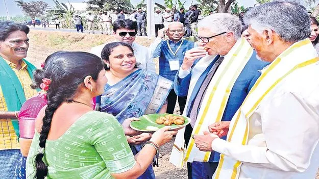 బిల్‌గేట్స్‌కు ఘన స్వాగతం