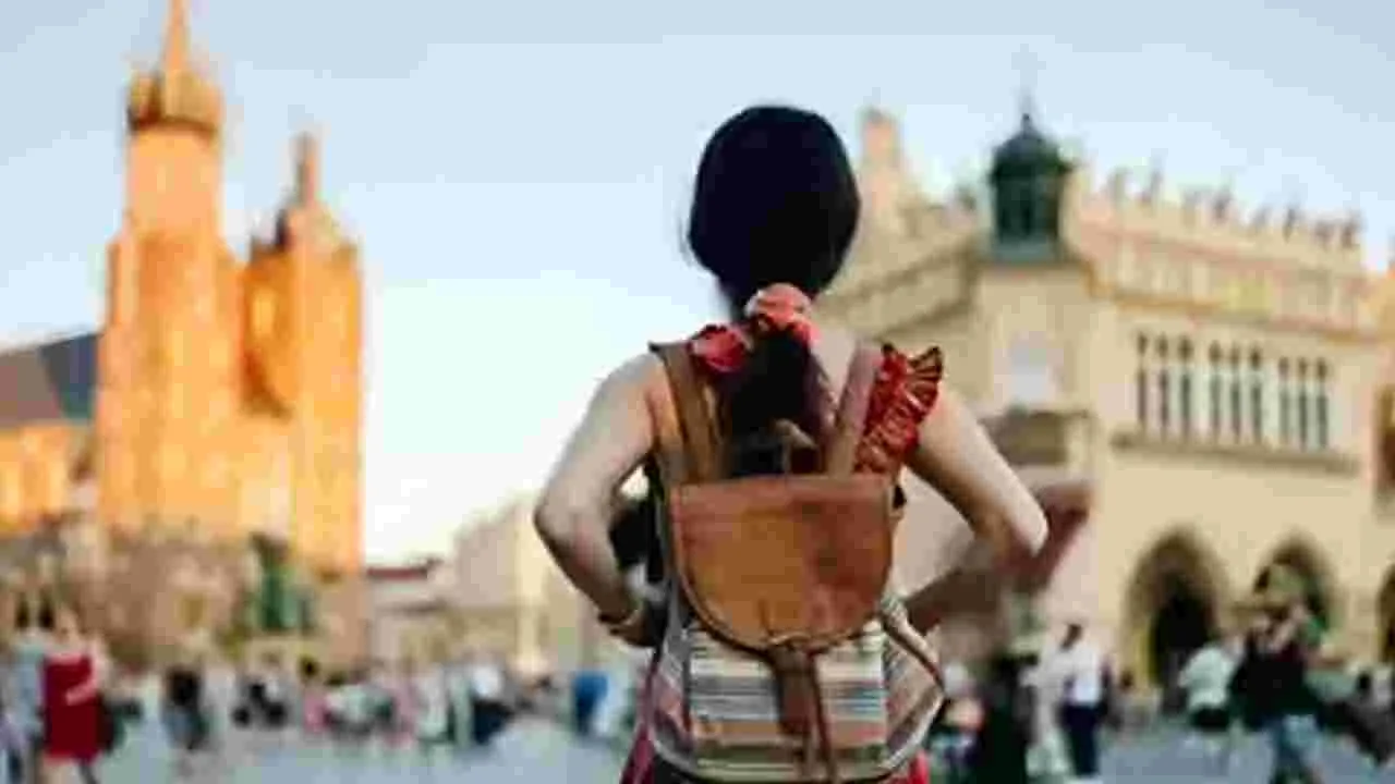 అక్రమ వలసల ఉచ్చులో తెలుగు రాష్ట్రాలు