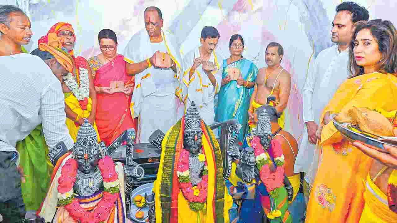 క్రాపలో విగ్రహ ప్రతిష్ఠ మహోత్సవం