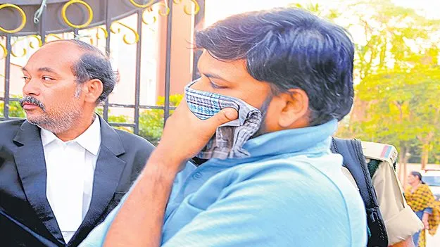 మద్యం ముడుపులతోనే ఎన్నికలు