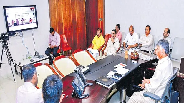 మీరెళ్తారా.. నన్ను వెళ్లమంటారా?