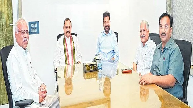 సీపీఐ, కాంగ్రెస్‌.. చెరో రెండున్నరేళ్లు!