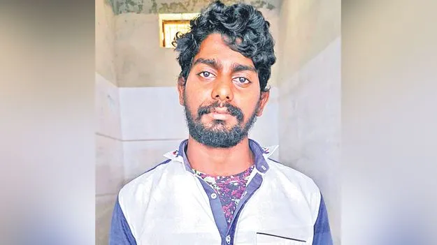 వైసీపీ సర్పంచ్‌ ఇంట్లో చోరీ సొత్తు 