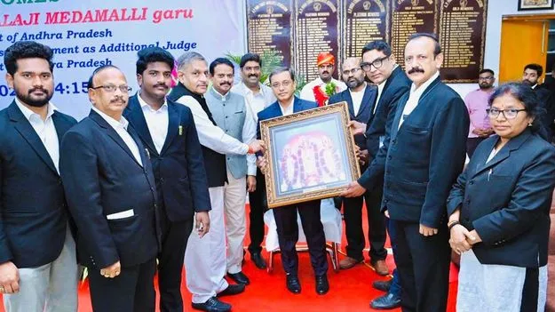 ద్వారకా తిరుమలరావుకు ఈయూ సత్కారం