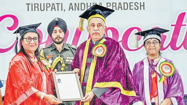 విశ్వవిద్యాలయాలు నైపుణ్య అభ్యాసాన్ని పెంచాలి