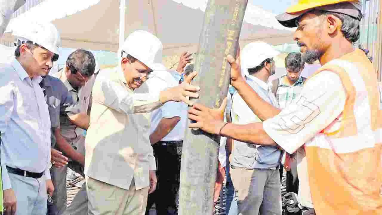 ఐకానిక్‌ భవనాలపై సబ్‌కమిటీ తొలి సమావేశం