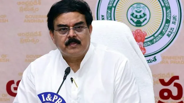 భవనాలకు నిధులు ఇవ్వకే ఆలస్యం: మనోహర్‌