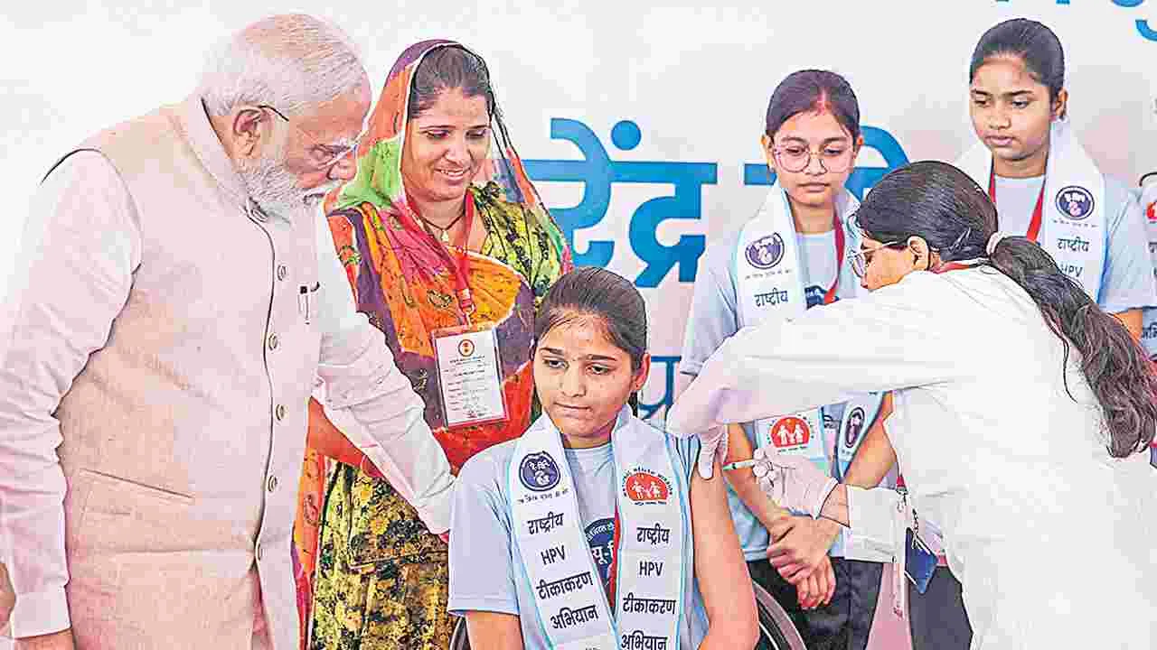 దేశవ్యాప్తంగా హెచ్‌పీవీ వ్యాక్సినేషన్‌ డ్రైవ్‌