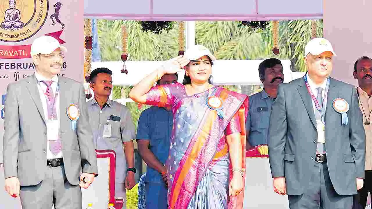 క్రీడా పోటీలతో పోలీసుల్లో మానసికోల్లాసం