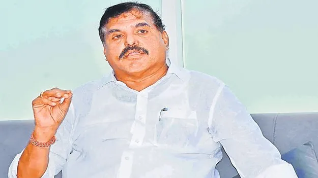 గజదొంగను పట్టుకోవాలి