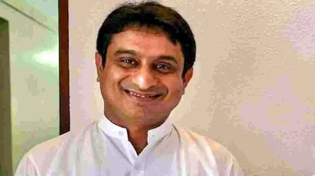 యూత్‌ కాంగ్రెస్‌ చీఫ్‌కు ఇలా బెయిల్‌.. అలా స్టే