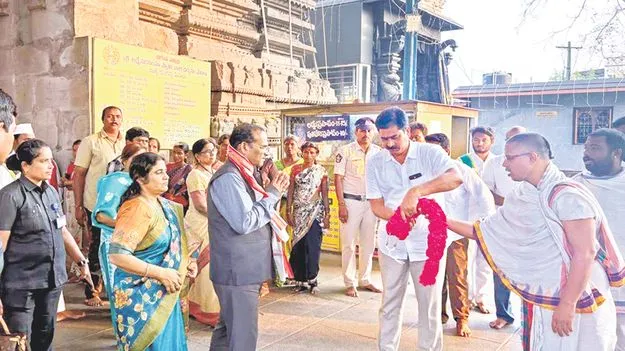 నృసింహుని దర్శించుకున్న జస్టిస్‌ మహేశ్వరి