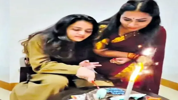 దివ్వెల మాధురి, తనూజపై పోలీసులకు ఫిర్యాదు 