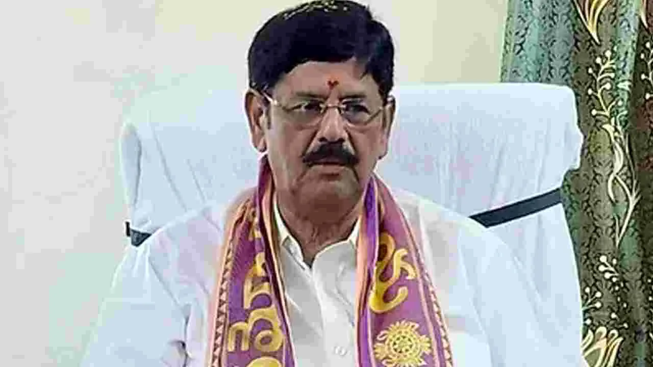 హిందూ జాతికి క్షమాపణలు చెప్పాలి