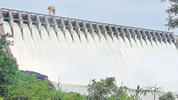 కేంద్రం తీరుతో..  మా హక్కులకు భంగం