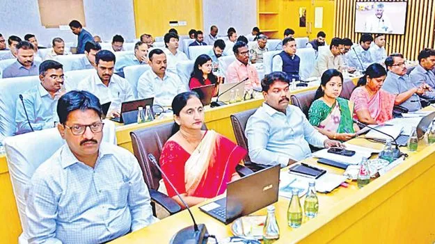 కేంద్ర నిధులు మురిగిపోతే అధికారులదే బాధ్యత