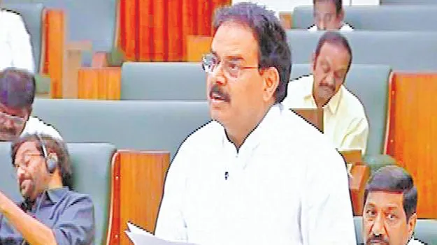 పి.గన్నవరం డ్రైనేజీ వ్యవస్థపై నివేదిక కోరాం: మనోహర్‌ 