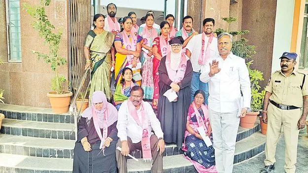 11 చోట్ల ఎన్నికలు వాయిదా