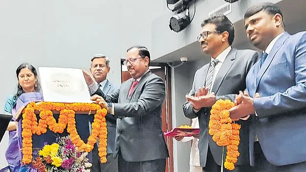 ట్రాన్స్‌జెండర్లూ జడ్జిలయ్యే రోజులు రావాలి 