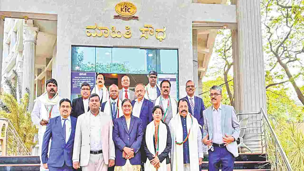 కర్ణాటకలో ఏపీ సీఐసీ, ఆర్టీఐ కమిషనర్ల పర్యటన