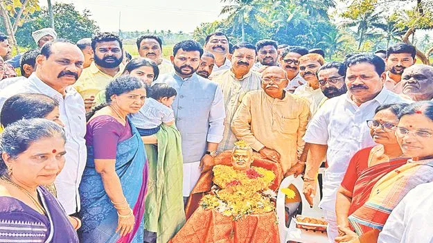 ఎర్రన్నాయుడుకు ఘన నివాళి