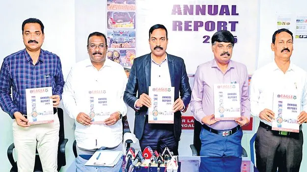 చేయి చేయి కలుపుదాం... గంజాయిని తరిమేద్దాం 